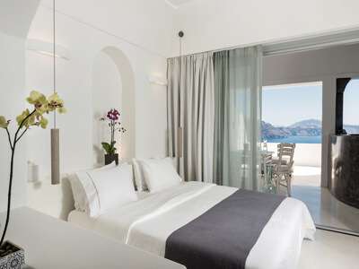 Andronis Luxury Suites Honeymoon Suite bedroom
