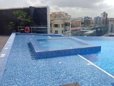 Embassy Suites Santo Domingopool with integrated jacuzzi