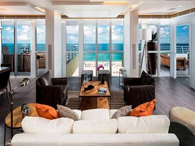 Hilton Bentley Beach Presidential Suite living room
