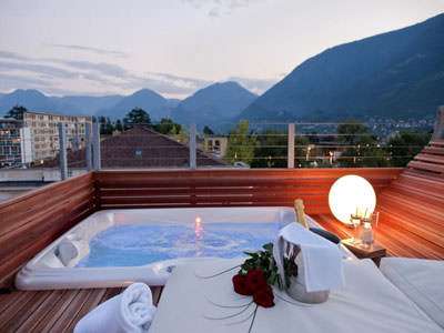 ImperialArt Hotel Meran Paradise Loft rooftop deck with jacuzzi daytime