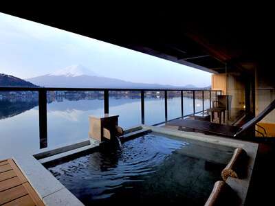 Kozantei Ubuya suite onsen tub on private terrace
