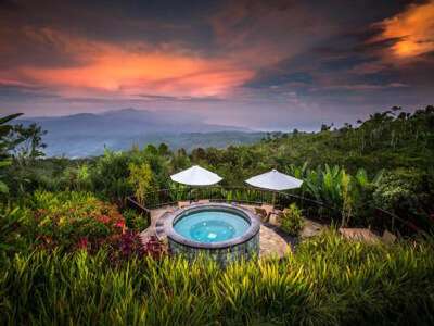 Munduk Moding jacuzzi