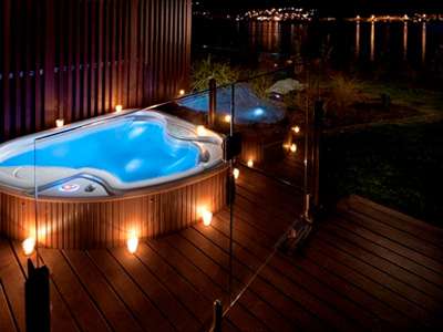 Queenstown Hilton relaxation room jacuzzi at night