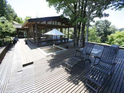 Tenku no Mori villa deck with onsen
