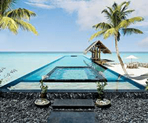 Reethi Rah integrated pool jacuzzi by the sea